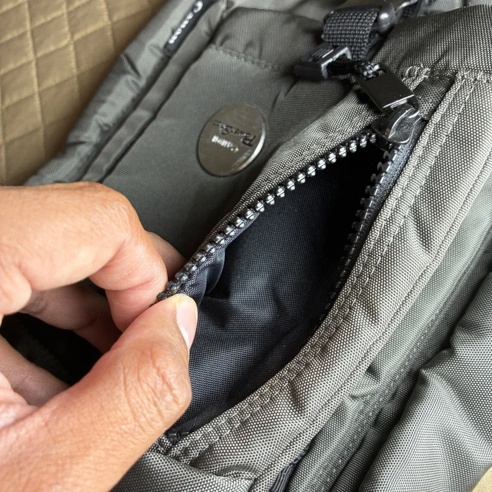 Canon‎ PowerShot Camera Bag Charcoal Gray Nylon Crossbody Shoulder Tech Case